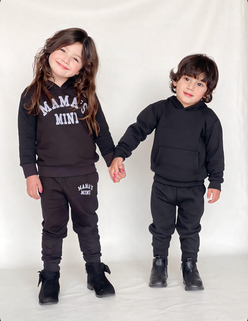 Siblings in Sync: Coordination and Matching Trend Outfits