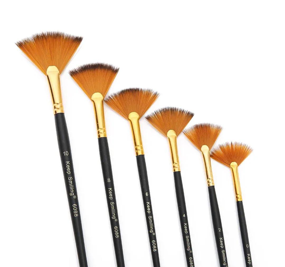 IMPORTED KEEP SMILING ARTIST FAN BRUSH