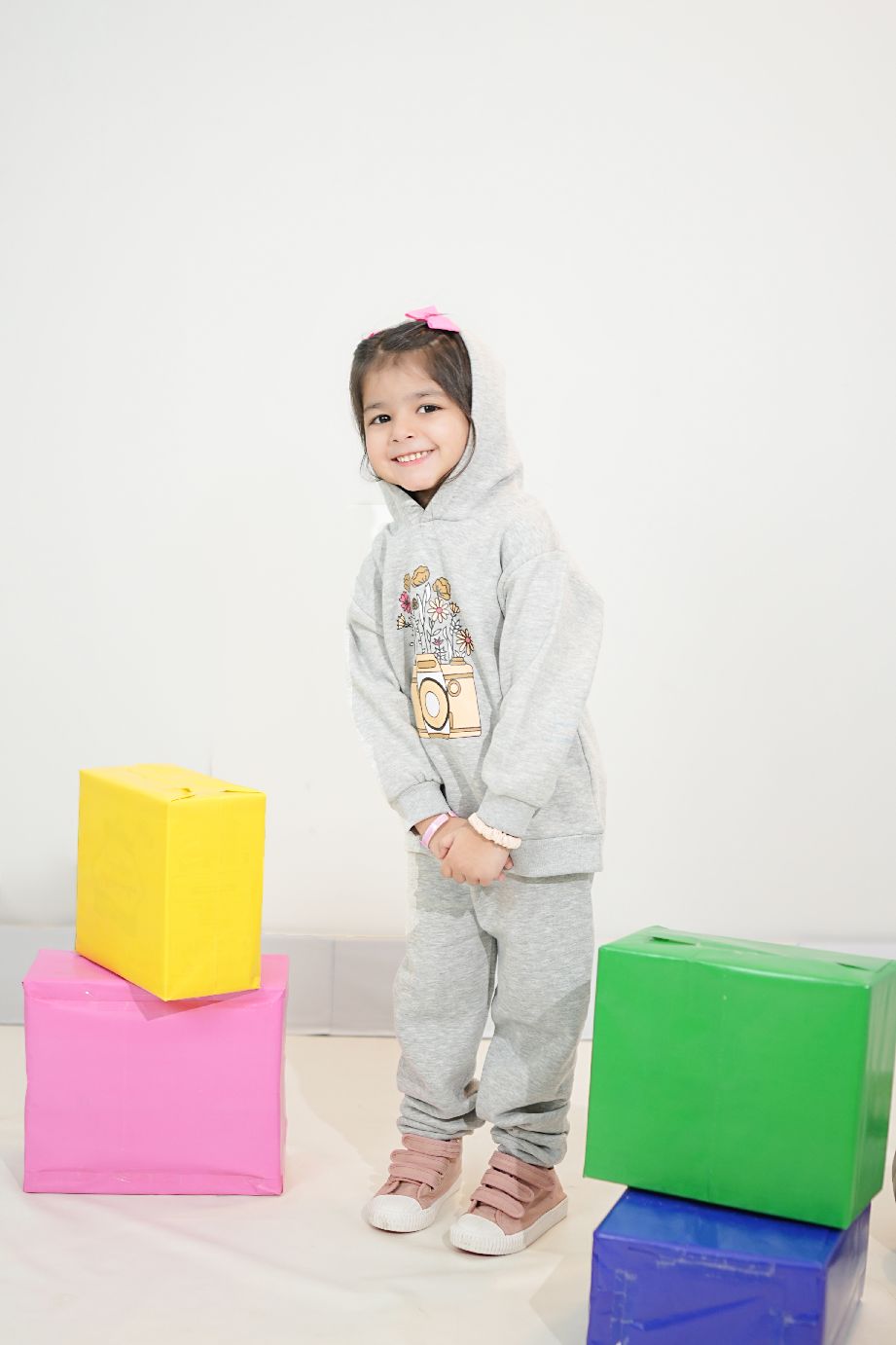 Plush-Camera on Flowers Fleece Sweat Set Grey