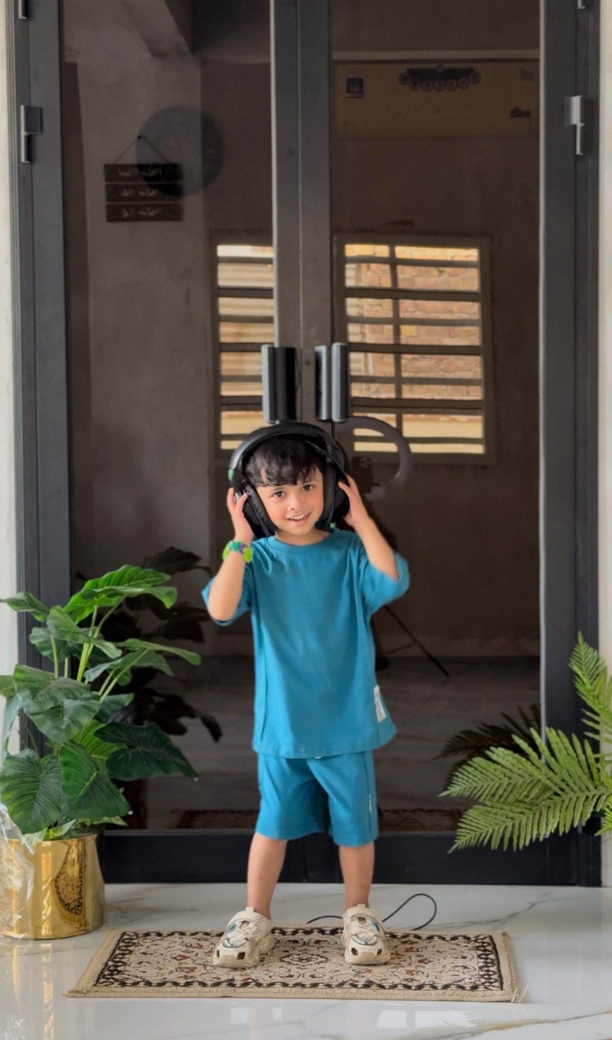 Nifty Basics Boys T-Shirt and Shorts Set (Find Your Way) – Teal Blue